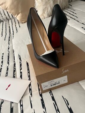 NWT Christian Louboutin “So Kate” Black Leather Pointed Toe Stiletto Pumps
